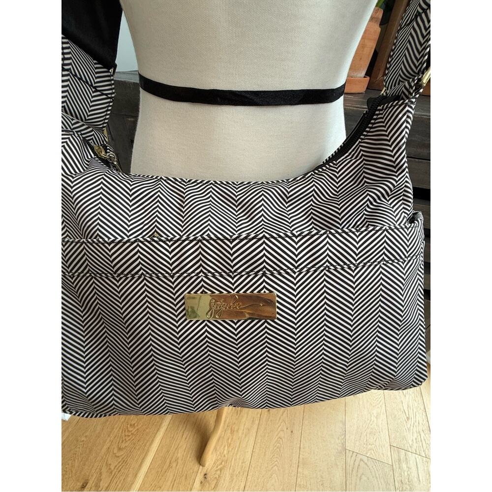 JuJuBe HoboBe Diaper Bag Onyx Black Magic Chevron Crossbody Shoulder Bag NWOT - Picture 3 of 15